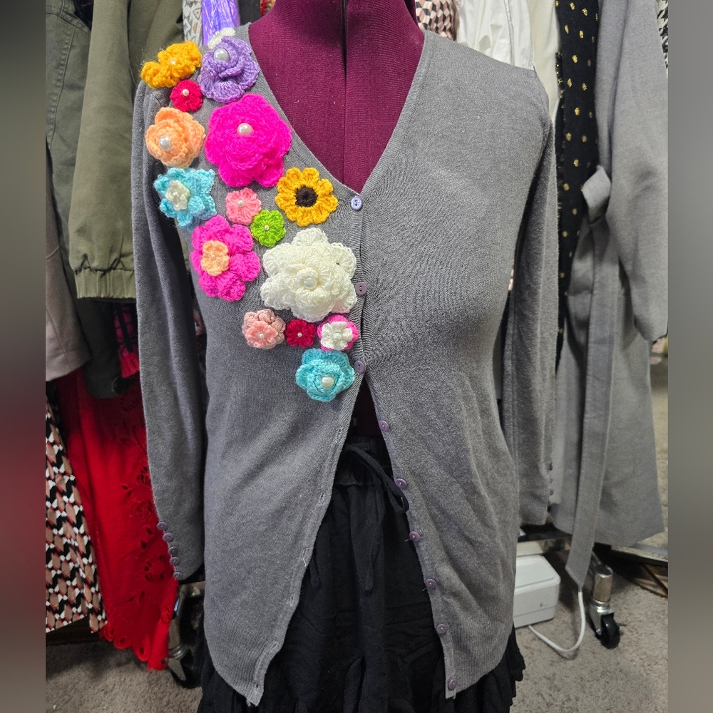 HANDMADE CROCHETED FlOWERS Embellished Gray Cardigan
